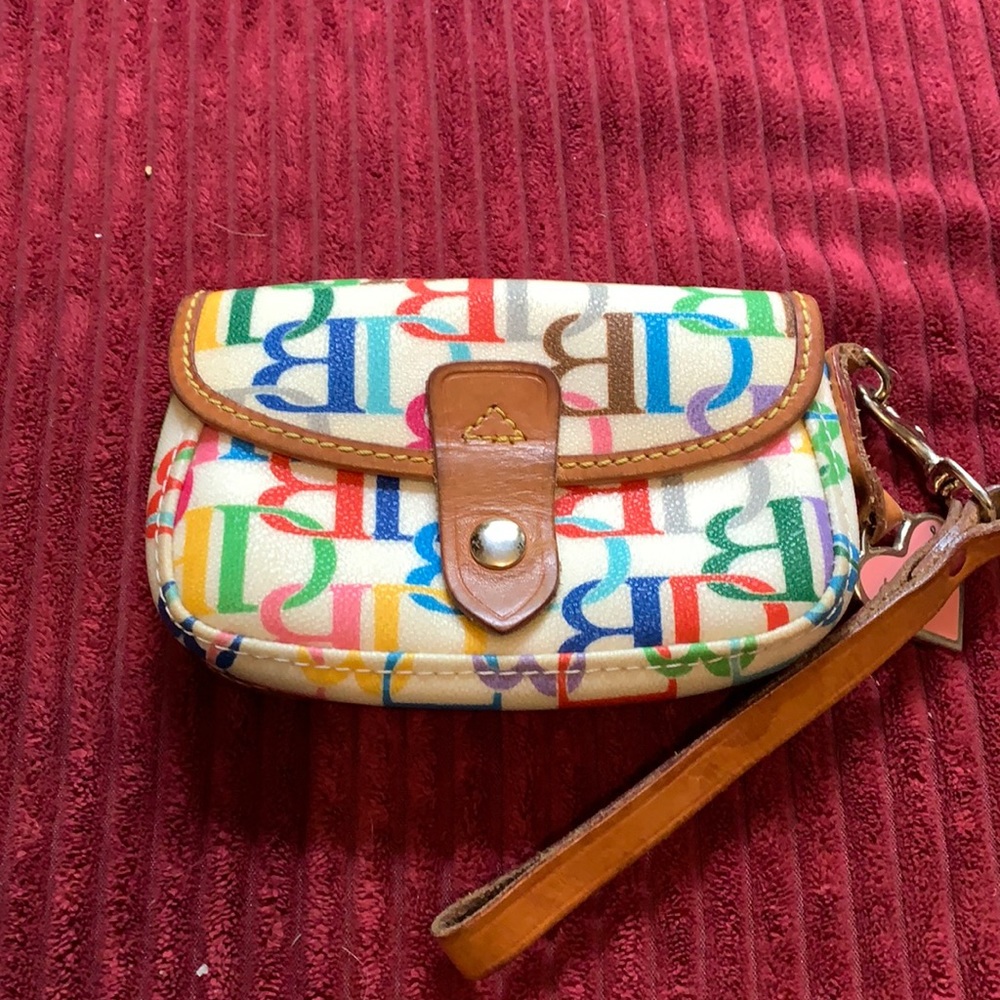 Dooney & Bourke wristlet